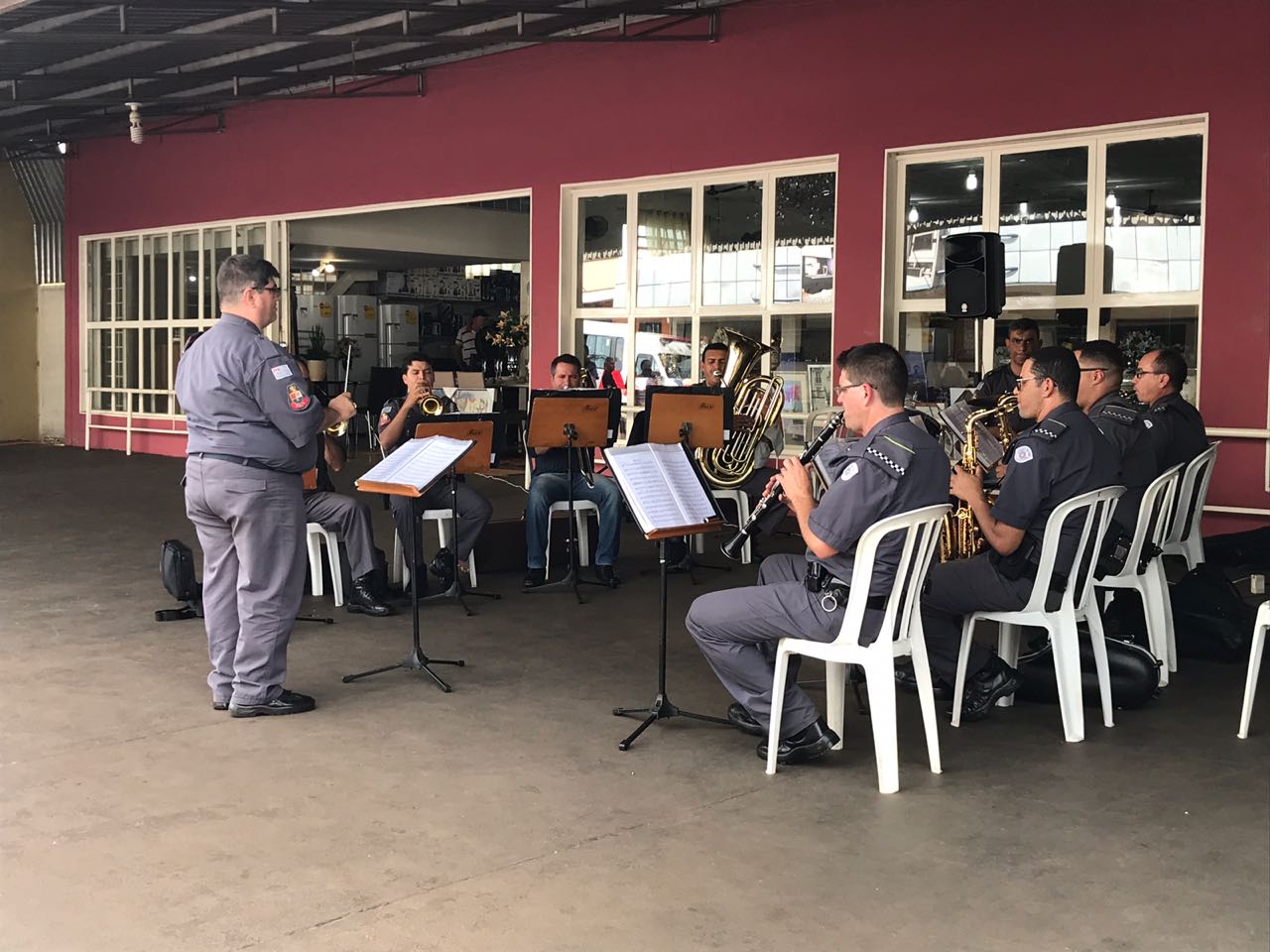 Banda Marcial da Polícia Militar de Ribeirão Preto se apresentou na cidade.