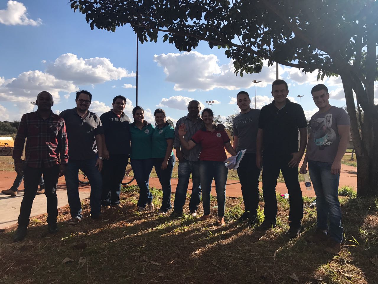 GINCANA DE FÉRIAS LEVA CRIANÇAS A PISTA DE SKATE. 